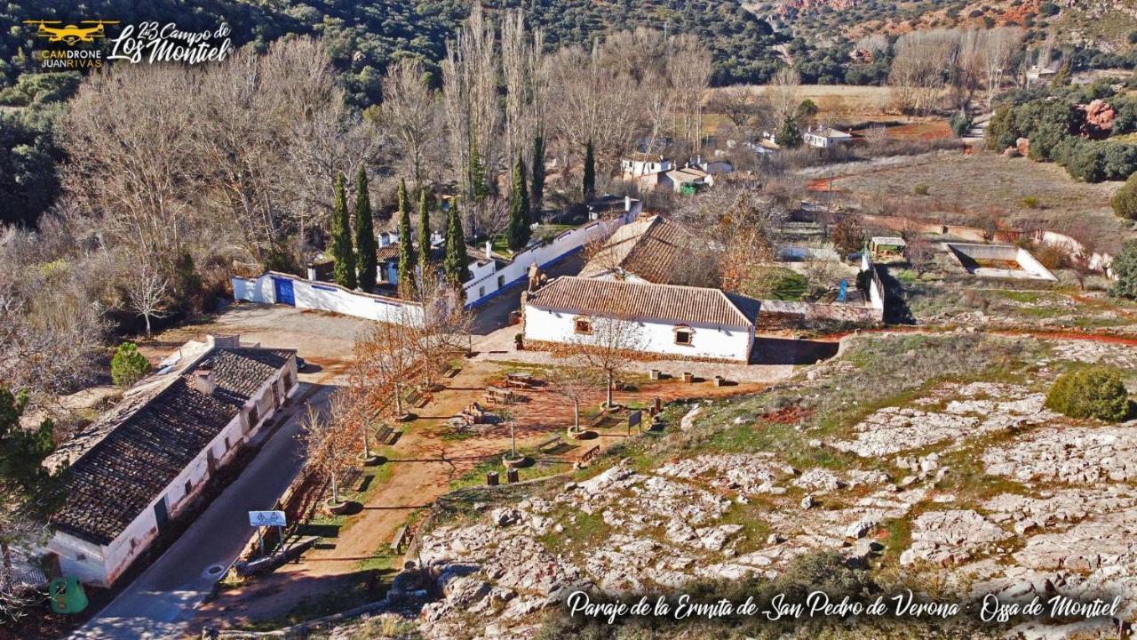 Gasthaus Venta Del Celemin Ossa de Montiel Exterior foto